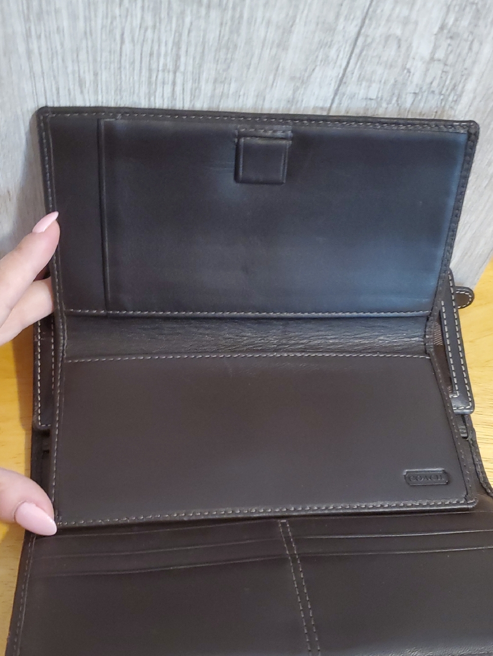 Coach Hamptons Signature Checkbook Wallet In Chocolate ... Excellent Condition - Picture 9 of 11